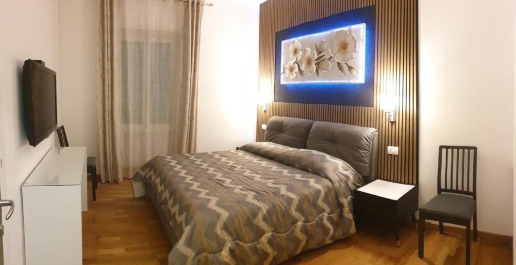 Guest house Astoria Golden House *